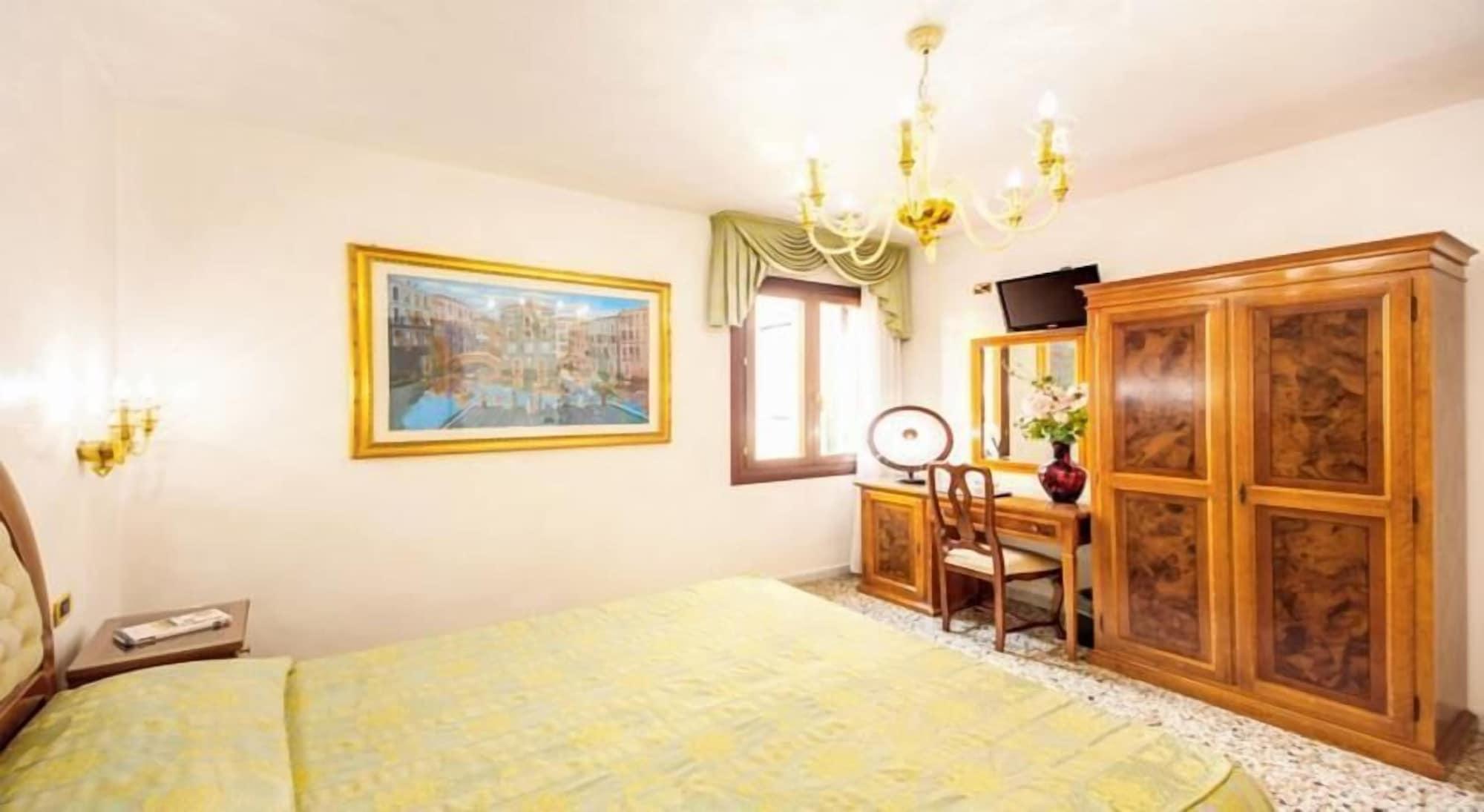 Antica Casa Carettoni Hotel Venice Ngoại thất bức ảnh