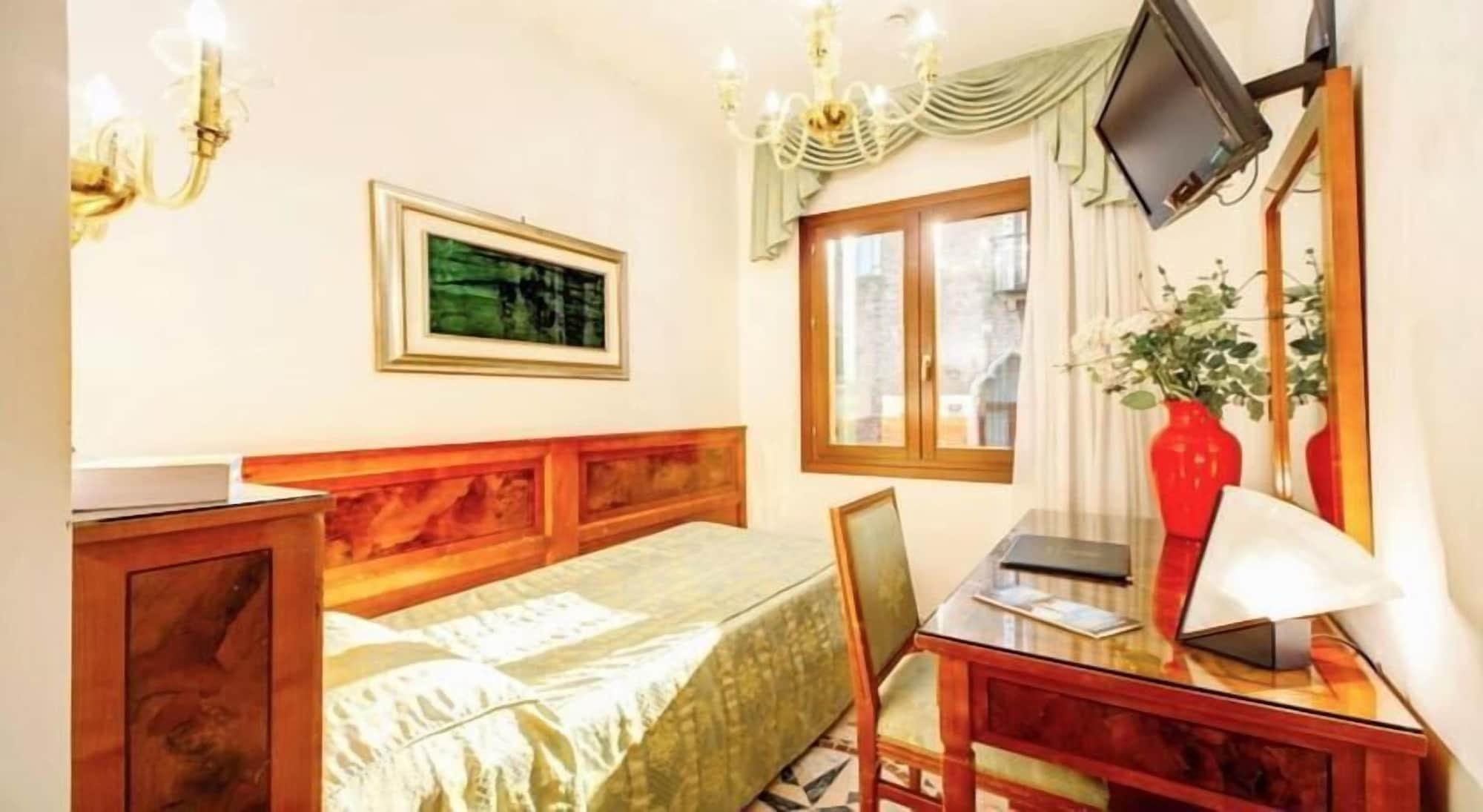 Antica Casa Carettoni Hotel Venice Ngoại thất bức ảnh