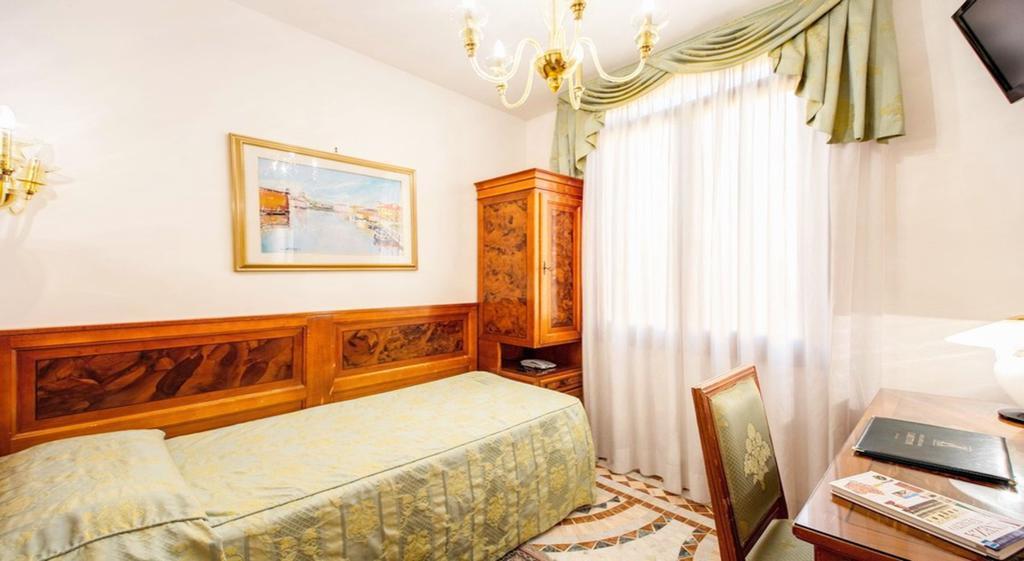 Antica Casa Carettoni Hotel Venice Phòng bức ảnh
