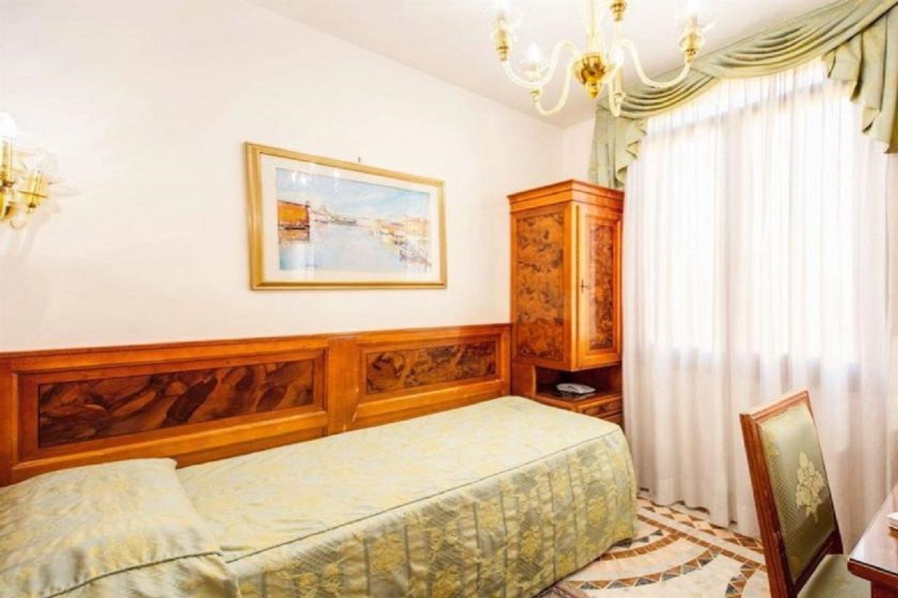 Antica Casa Carettoni Hotel Venice Ngoại thất bức ảnh